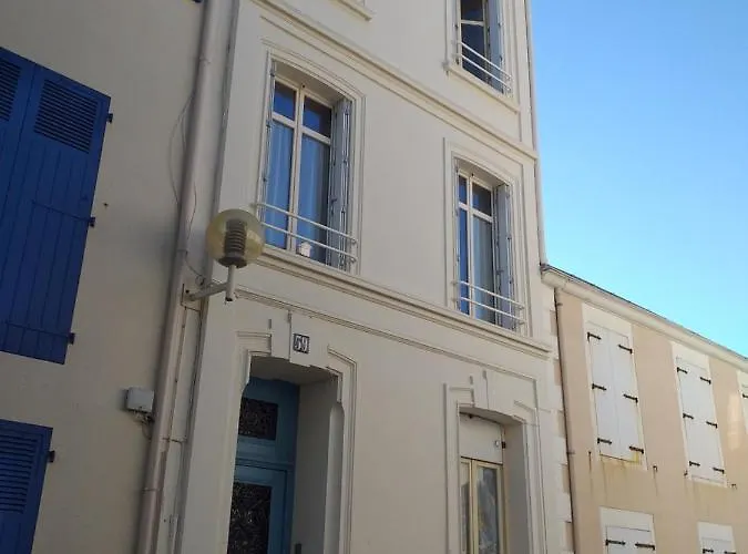 Hyper Centre Entre Port Et *